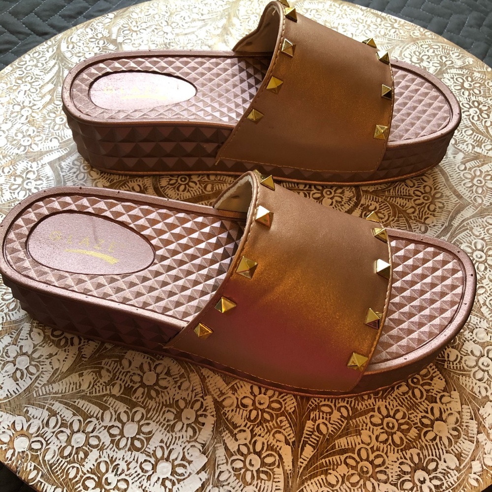 NWT Trendy Rose Gold Chunky Studded Summer Sandals - Picture 9 of 11